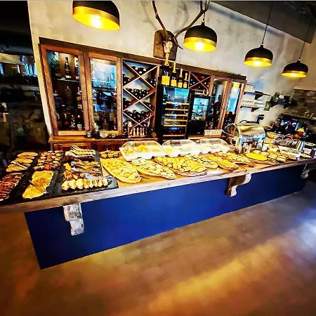 Mylaon Boutique & מלון ויטינה